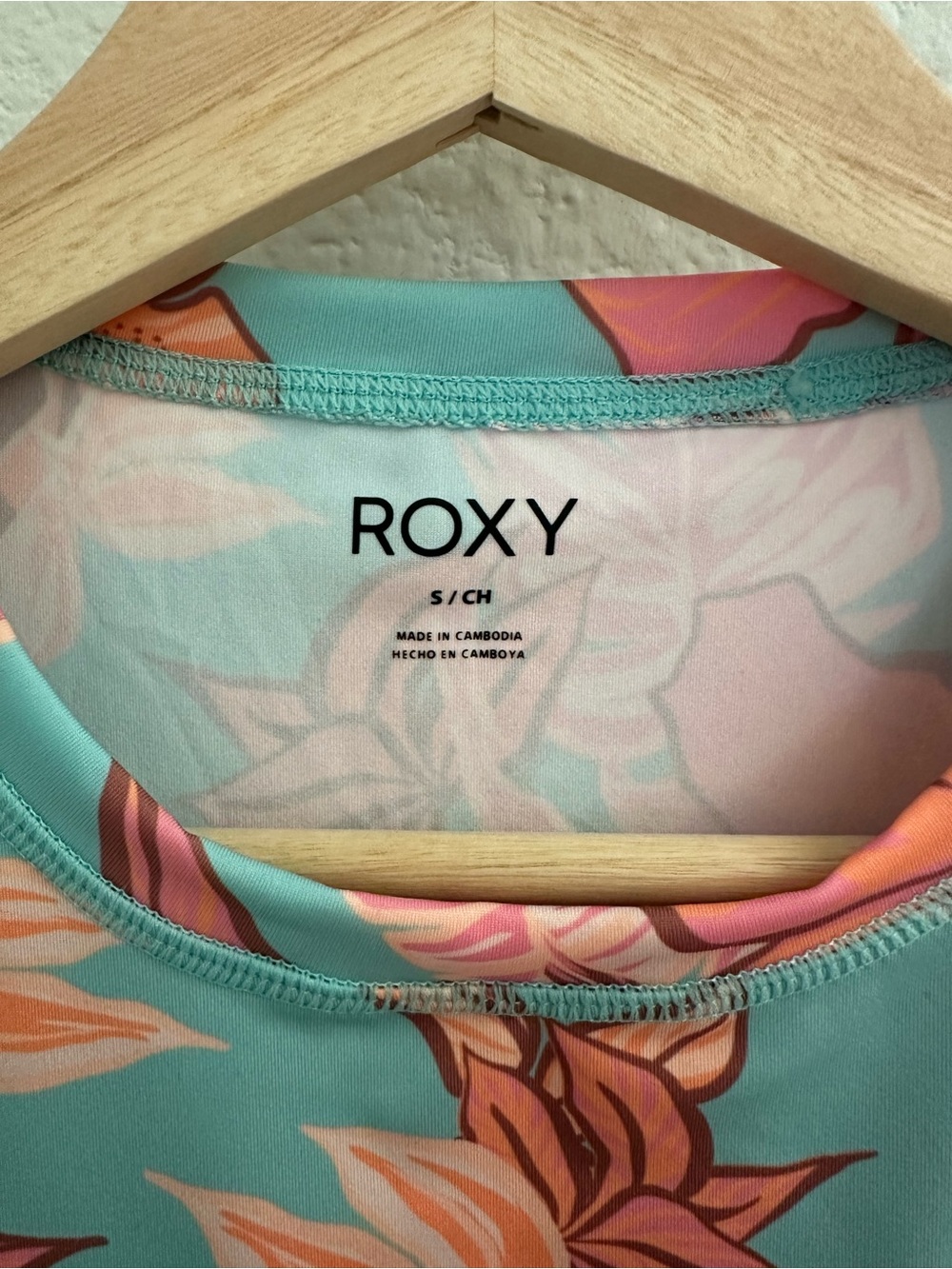 Roxy Rash Guards BUNDLE of 2 Printed Tropical Long Sleeved Tops - Picture 5 of 14
